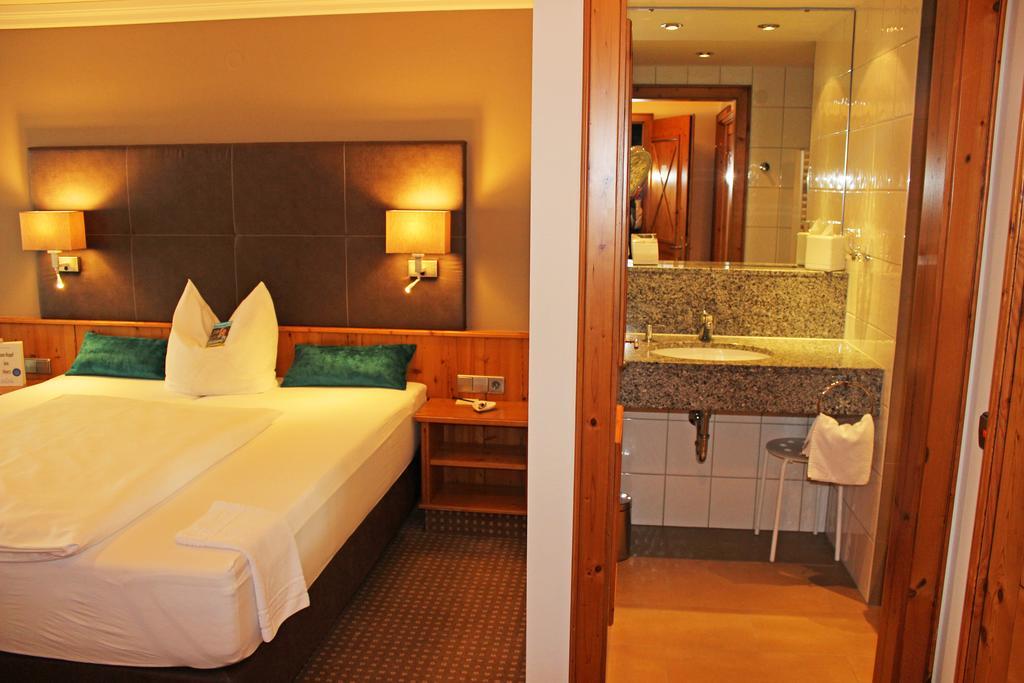 Hotel Landhaus Feckl Ehningen Extérieur photo