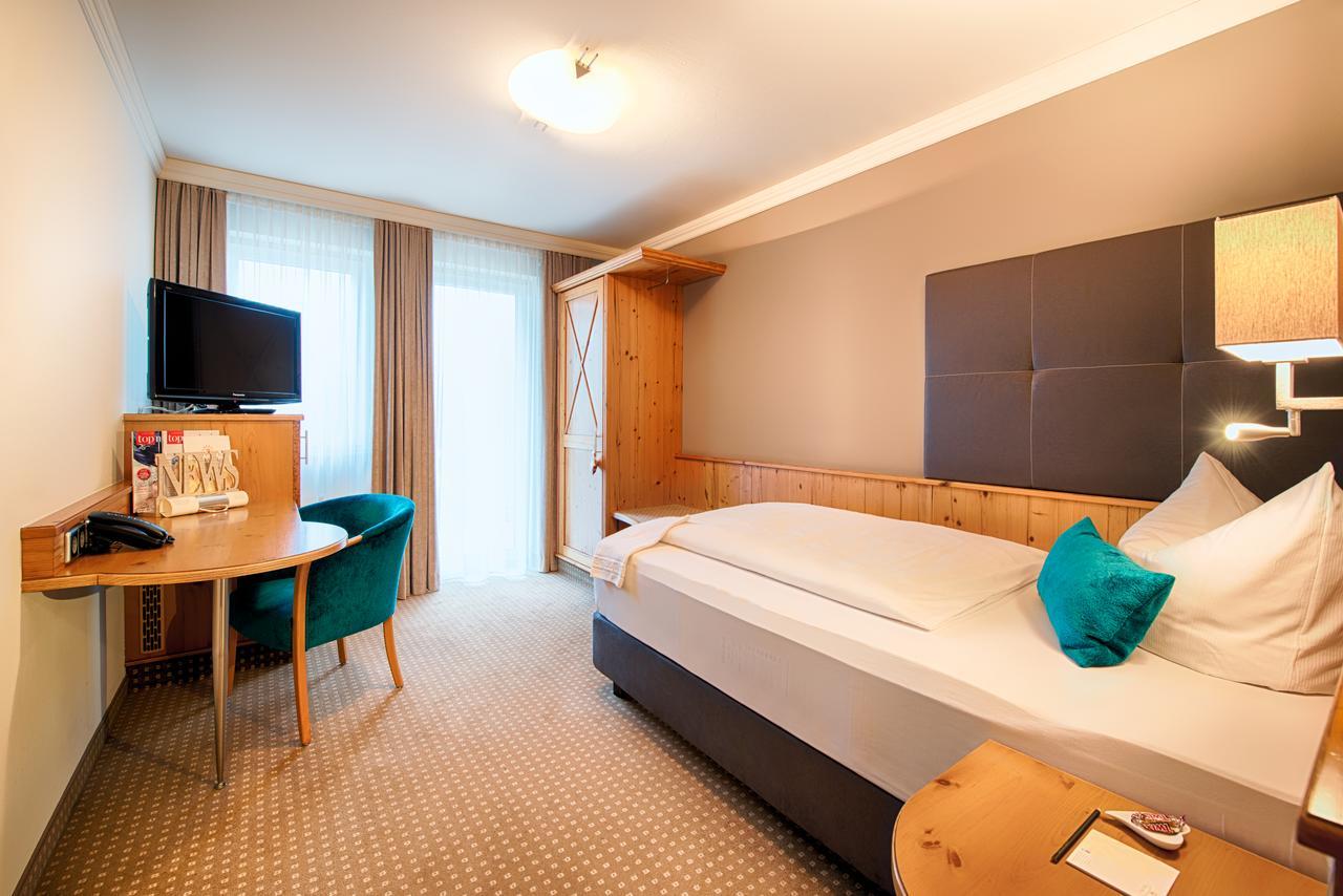 Hotel Landhaus Feckl Ehningen Extérieur photo