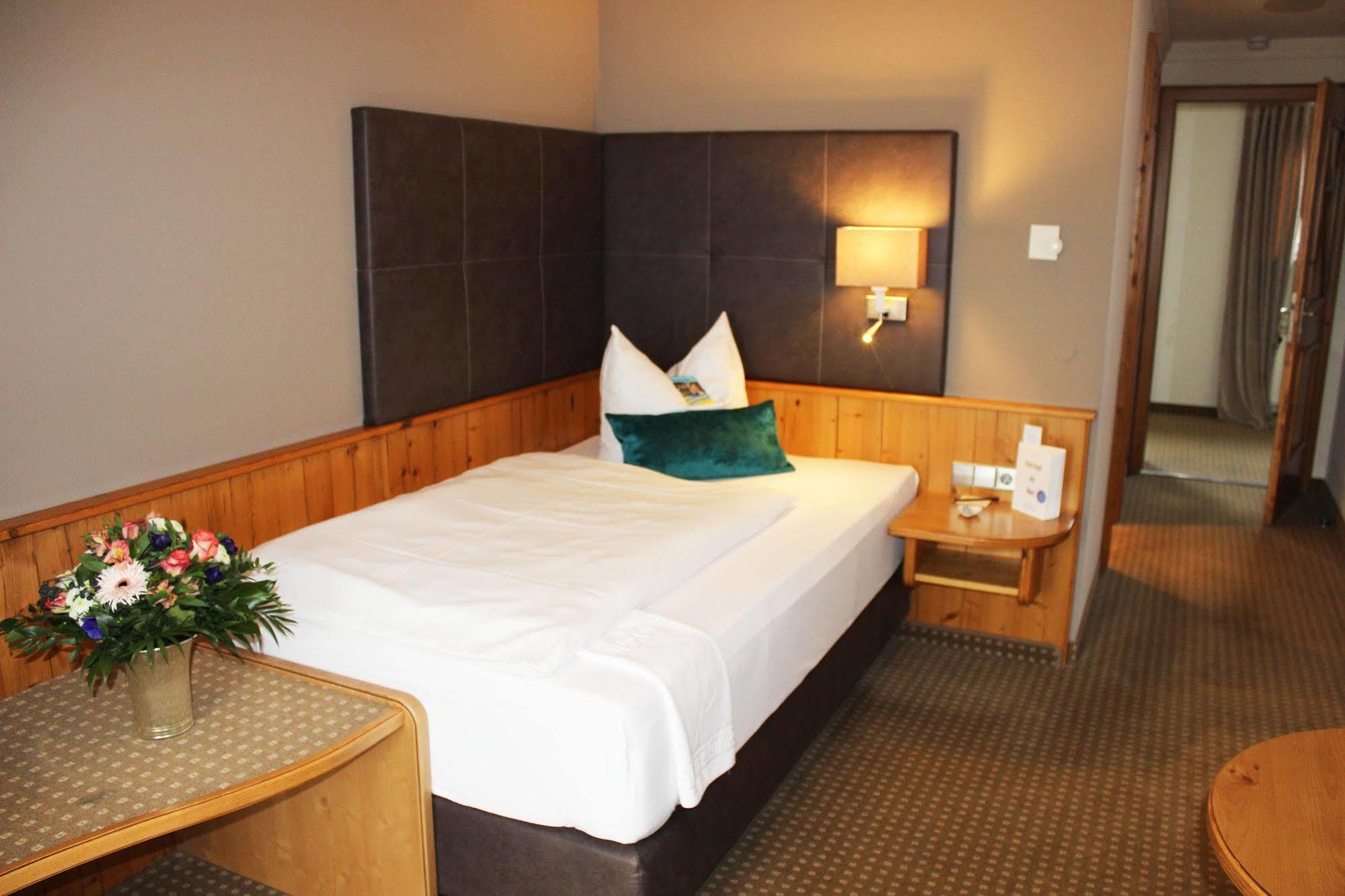 Hotel Landhaus Feckl Ehningen Extérieur photo