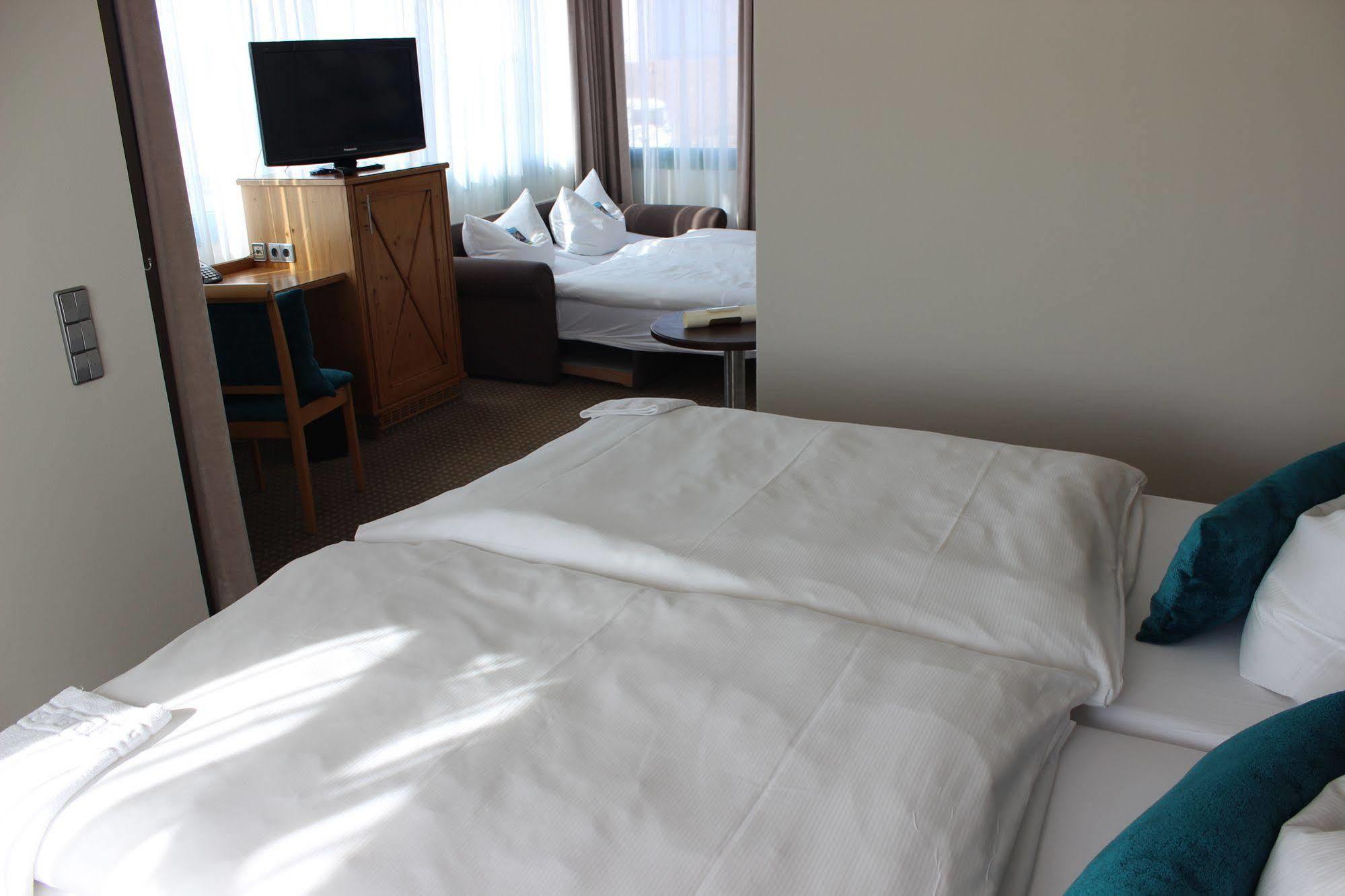 Hotel Landhaus Feckl Ehningen Extérieur photo